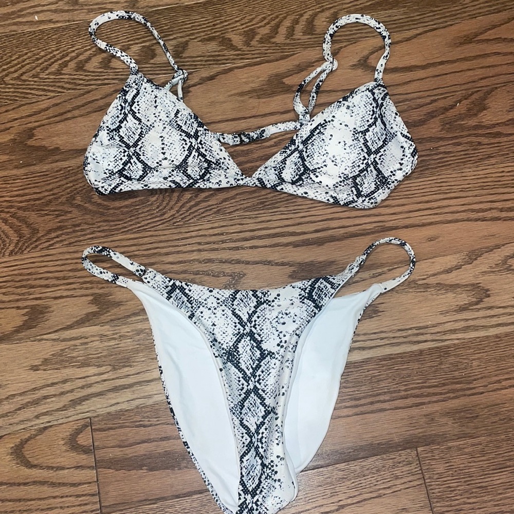 ONE ONE SWIMWEAR BIKINI